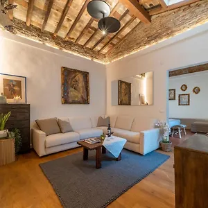  Apartment Urban Retreat